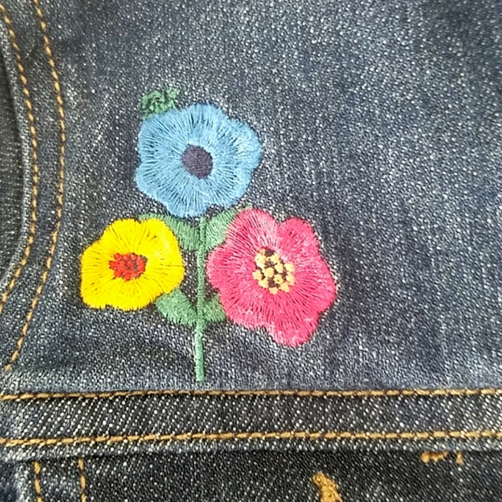 Hanna embroidered jean jacket, size 120 (6/7) - Picture 5 of 9